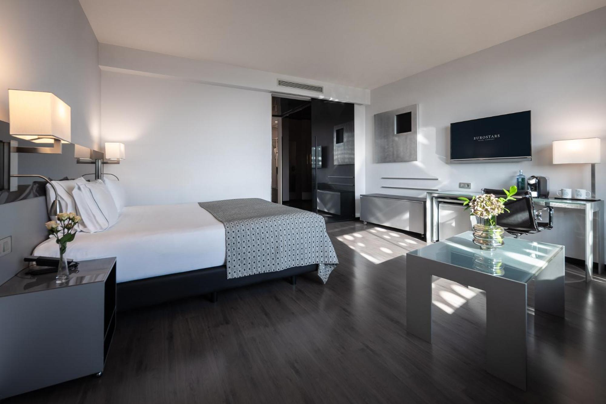Eurostars Palace Cordoba Luaran gambar A room at the hotel